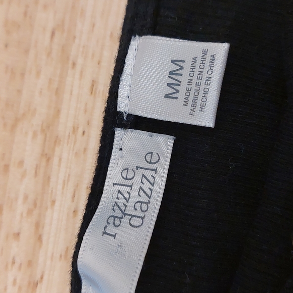 2/$15 EUC Black Off Shoulder Crop Top Size M - Picture 4 of 9